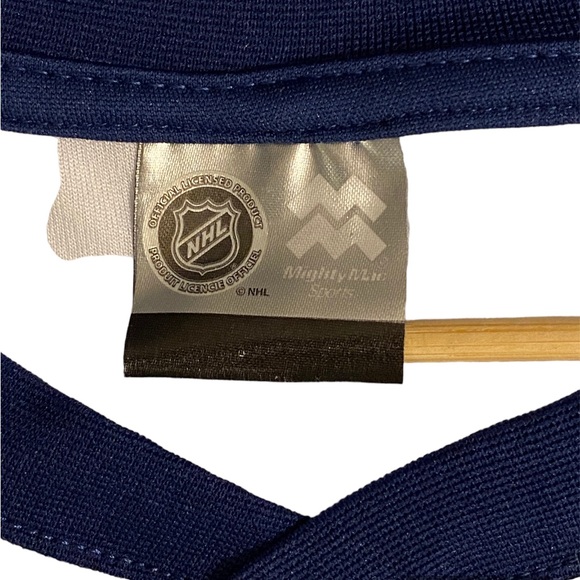 ๐ธ VANCOUVER CANUCKS JERSEY - Picture 7 of 9